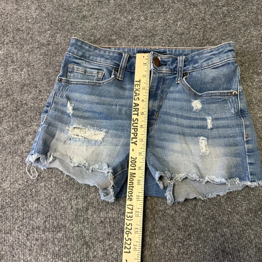 Aeropostale Shorts Womens Size 2 Light Wash Distressed Frayed Hem Denim Casual